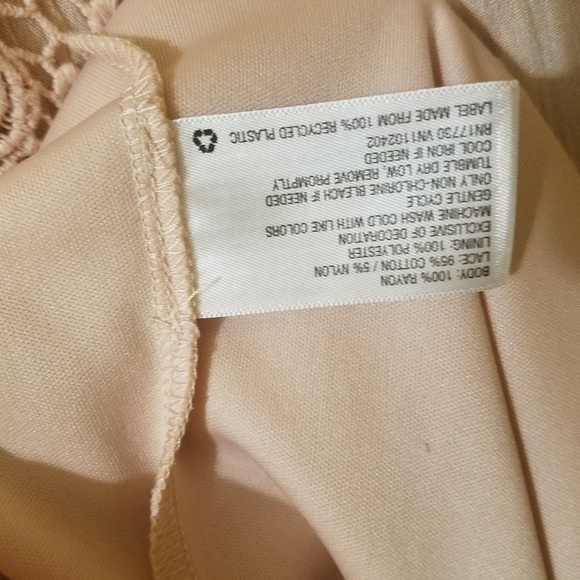 Sleeveless Trapeze Dress with Crocheted Yoke - Picture 2 of 6